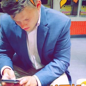 Meet your Posher, Derek